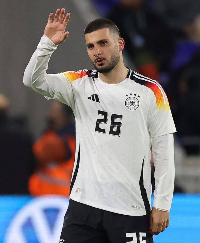 告别，曼联！5000万废柴火速离队，下家确定！1亿德甲双星空降红魔